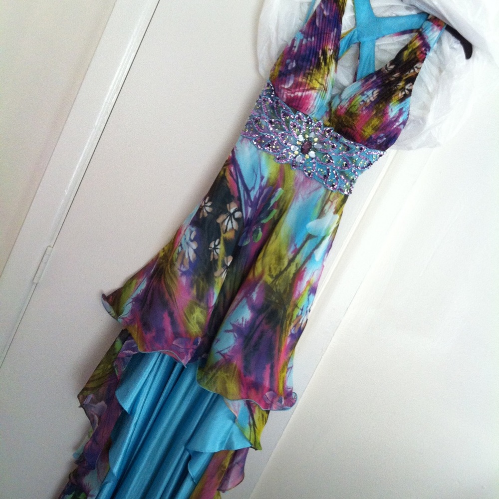 Colorful High-Low Formal Dress w/ Long Train